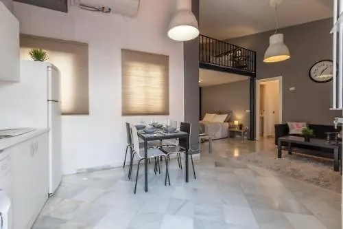 Gavidia Center Premium Suites, Free Parking Sevilla Apartamento